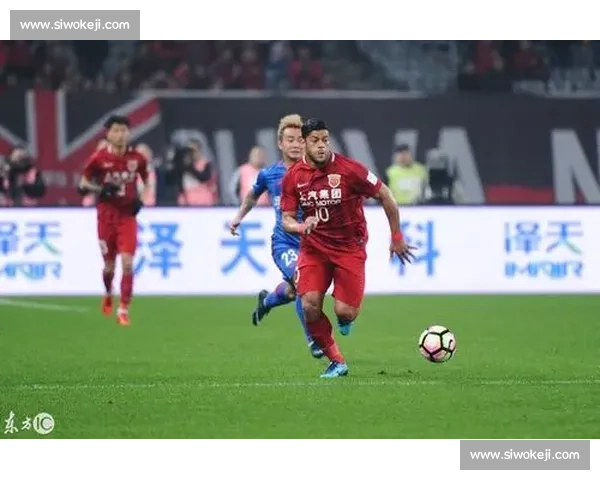 足协杯焦点战：鲁能鏖战申花，胜负悬念引发球迷热议